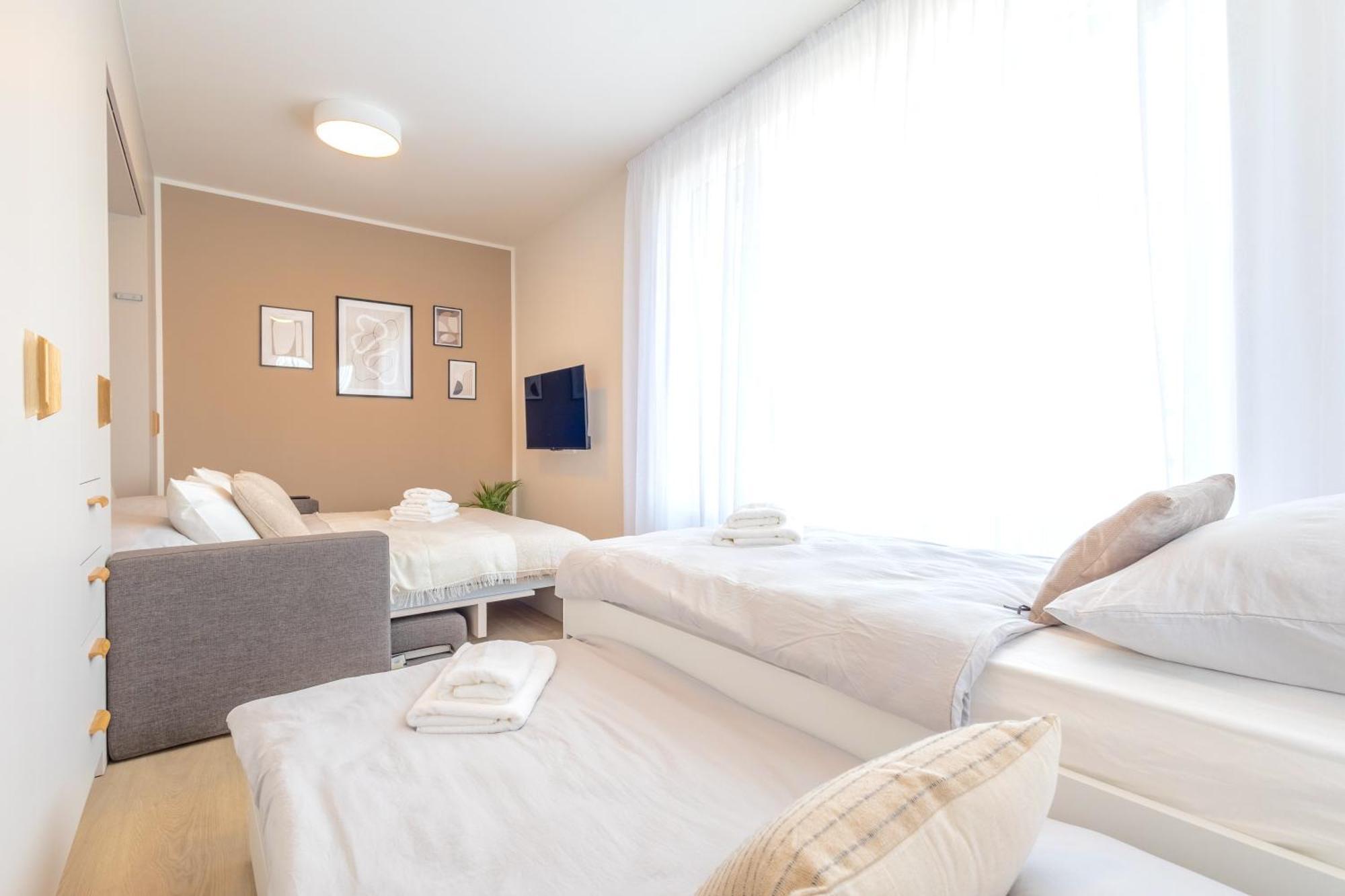 Bright 2Br - 4Th Floor, Balcony, Free Parking By Gravity Prague公寓 外观 照片