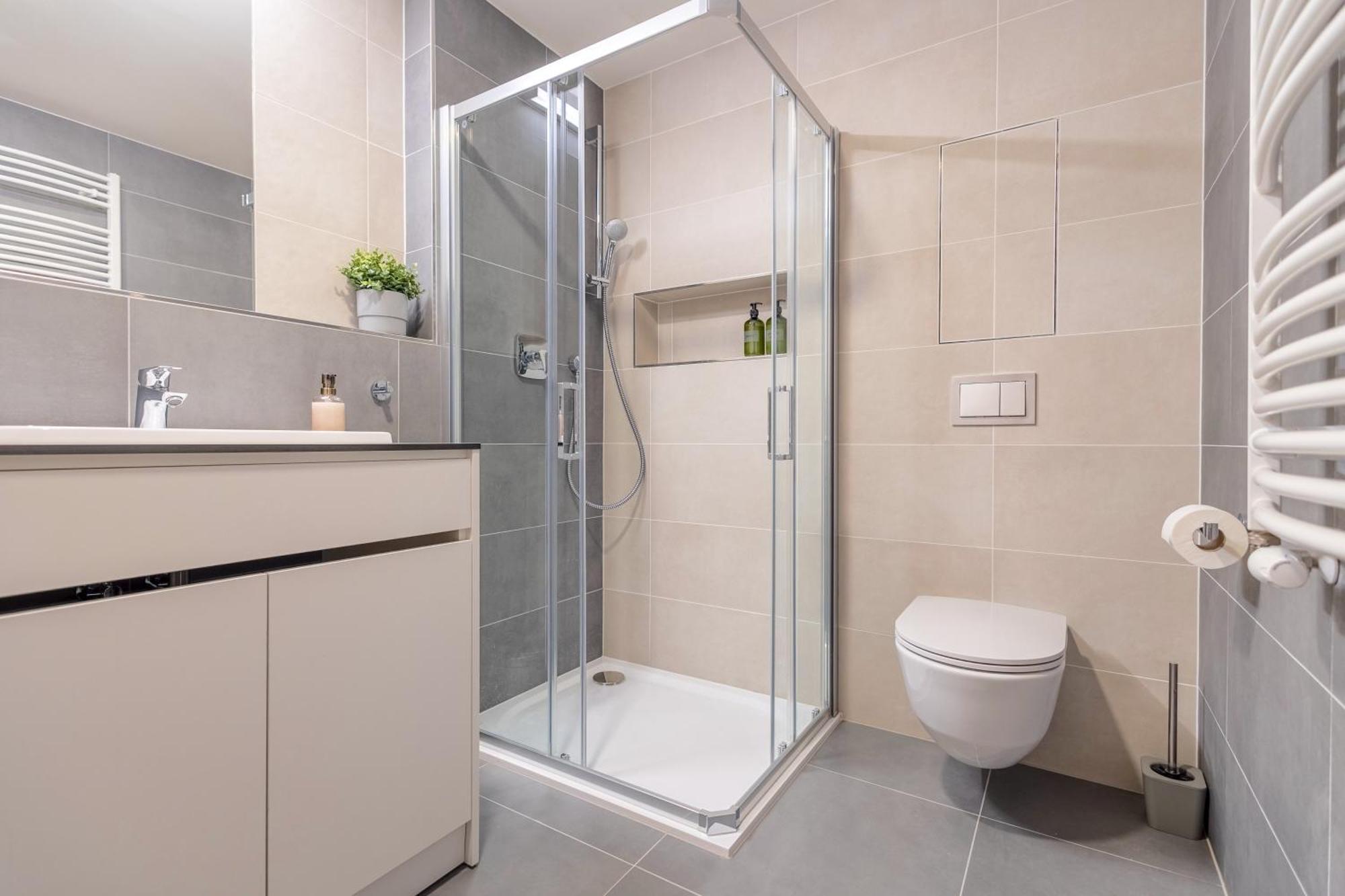 Bright 2Br - 4Th Floor, Balcony, Free Parking By Gravity Prague公寓 外观 照片