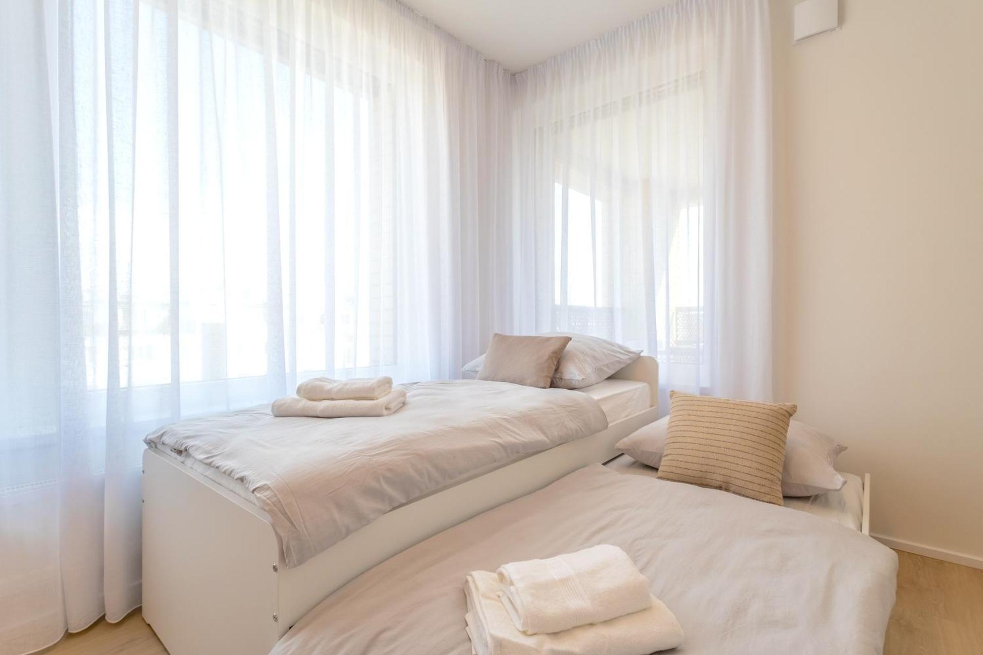 Bright 2Br - 4Th Floor, Balcony, Free Parking By Gravity Prague公寓 外观 照片