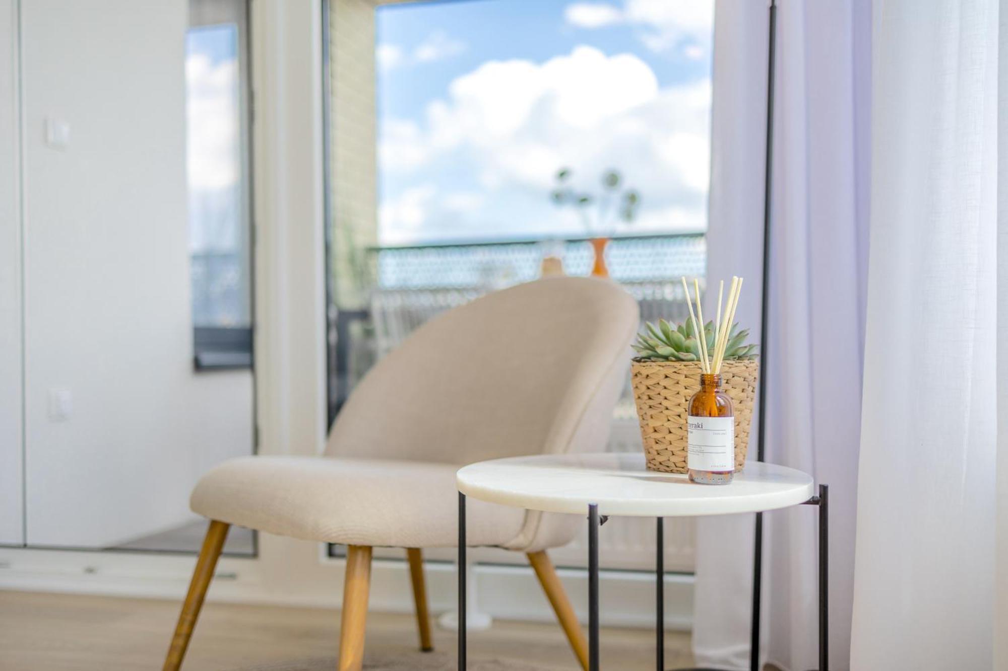 Bright 2Br - 4Th Floor, Balcony, Free Parking By Gravity Prague公寓 外观 照片