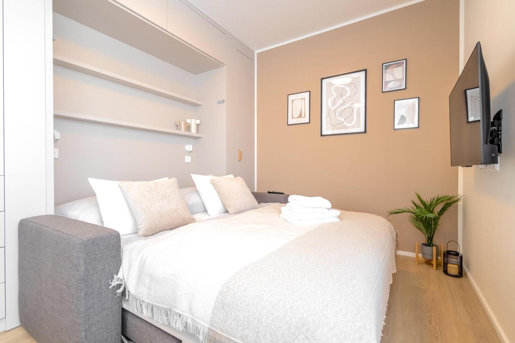 Bright 2Br - 4Th Floor, Balcony, Free Parking By Gravity Prague公寓 外观 照片