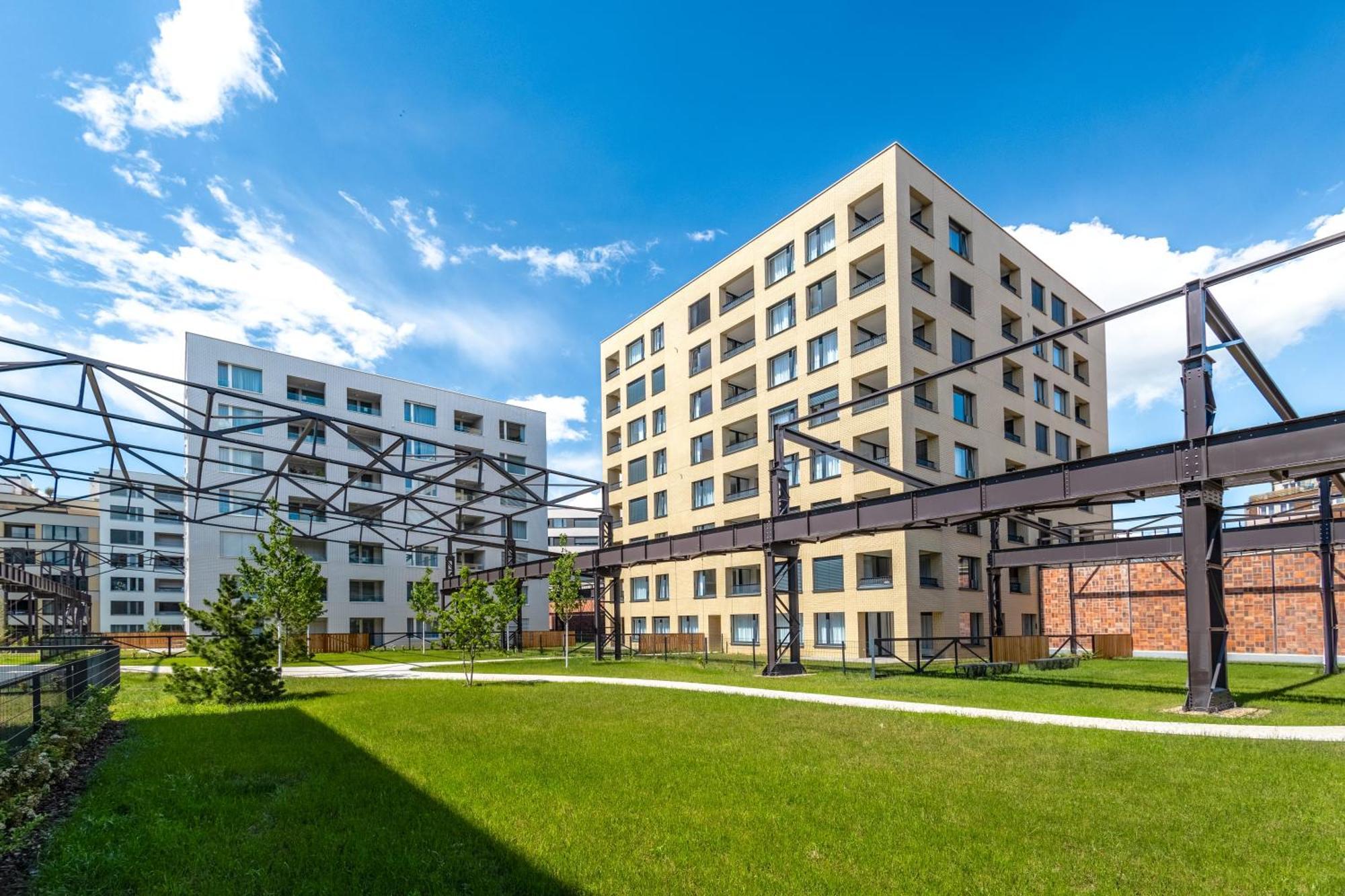 Bright 2Br - 4Th Floor, Balcony, Free Parking By Gravity Prague公寓 外观 照片