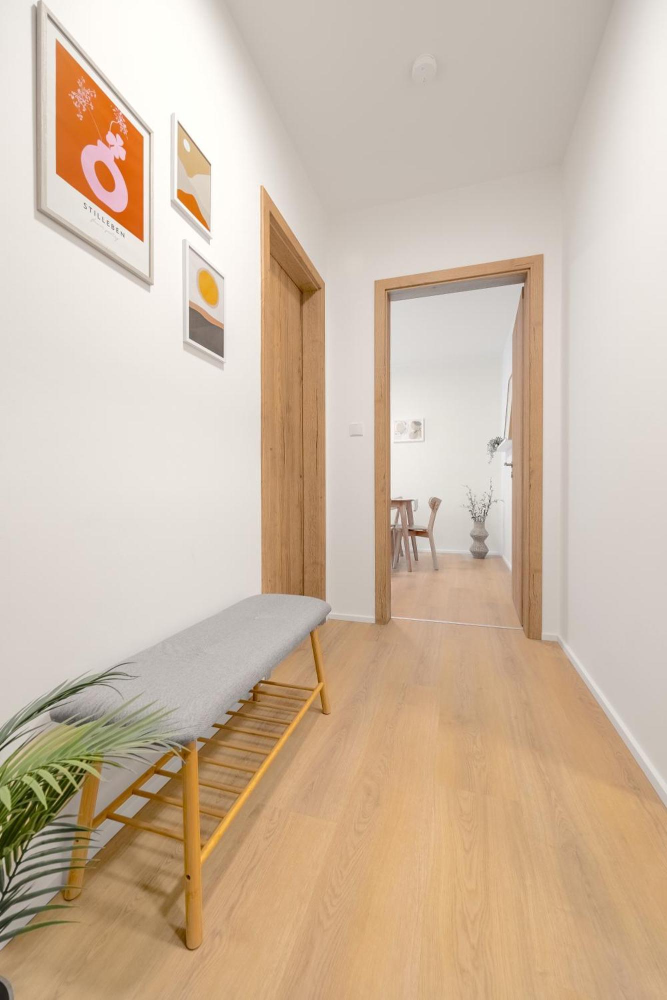 Bright 2Br - 4Th Floor, Balcony, Free Parking By Gravity Prague公寓 外观 照片